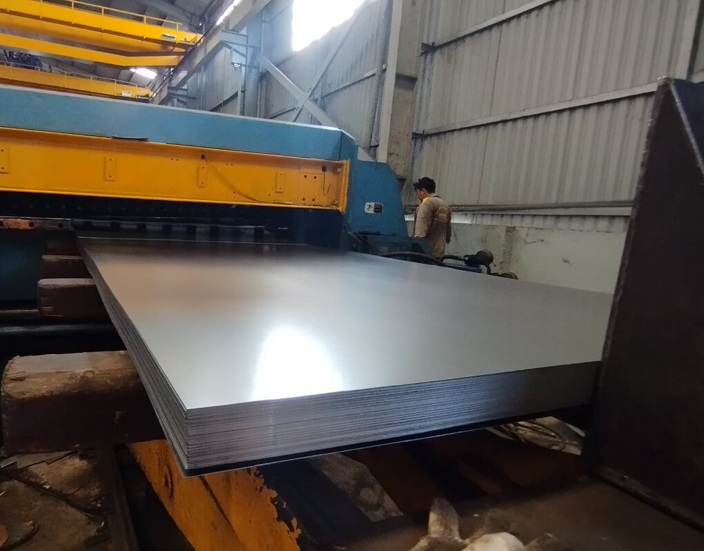 ton-tole-cuon-thep-tam-ma-kem-sumikin-csvc-gi-sgcc-day-1.6-mm-kho-rong-1300-1400-1500-ly-li-1-ruoi-do-ma-z100-z275-ben-keo-g350-g450-hot-dipped-galvanized