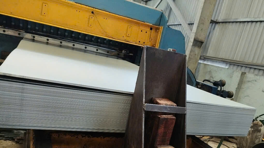 ton-ma-kem-dien-phan-nhu-xanh-Egi-electro-galvannized-Jis-G3313-E24-day-zem-5-6-7-8-9-dem-0.55-0.6-1-li-1.2-ly-1.4-1.5-1.6-1.7-1.8-1.9-2-2.1-2.3-2.4-2.5-2.6-2.9-3-3.2-mm (2)